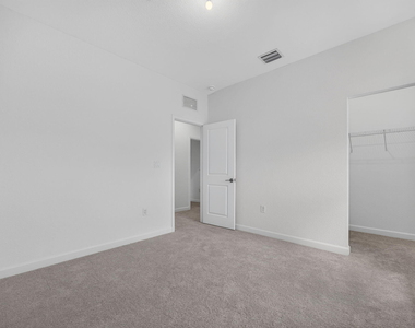 2444 Se 29th Drive - Photo Thumbnail 11