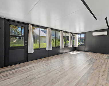 1431 Se Berwick Court - Photo Thumbnail 8