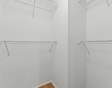 1431 Se Berwick Court - Photo Thumbnail 13