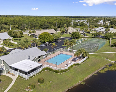 1431 Se Berwick Court - Photo Thumbnail 31