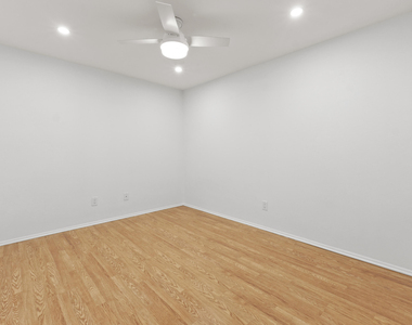 1431 Se Berwick Court - Photo Thumbnail 12