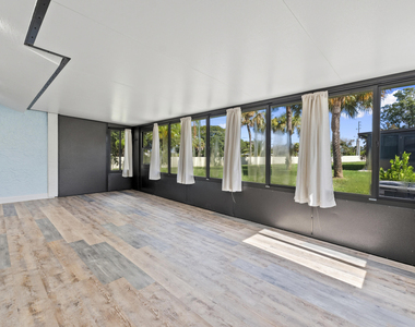 1431 Se Berwick Court - Photo Thumbnail 9