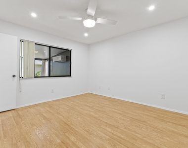 1431 Se Berwick Court - Photo Thumbnail 11