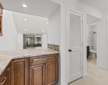1431 Se Berwick Court - Photo Thumbnail 3