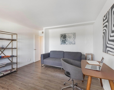 111 N Pompano Beach Boulevard - Photo Thumbnail 7
