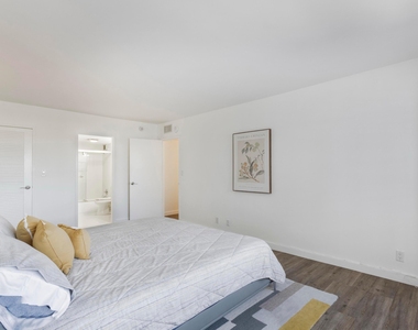 111 N Pompano Beach Boulevard - Photo Thumbnail 15