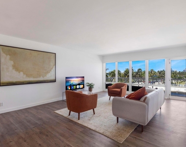 111 N Pompano Beach Boulevard - Photo Thumbnail 8
