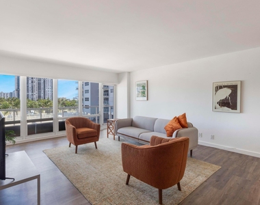 111 N Pompano Beach Boulevard - Photo Thumbnail 9