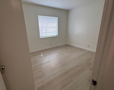 600 Ne 46th Court - Photo Thumbnail 6
