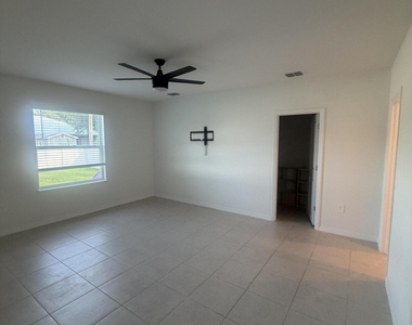3250 Sw Cohutta Street - Photo Thumbnail 5