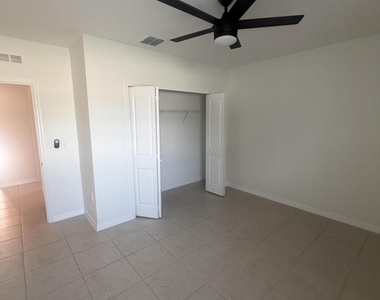 3250 Sw Cohutta Street - Photo Thumbnail 4