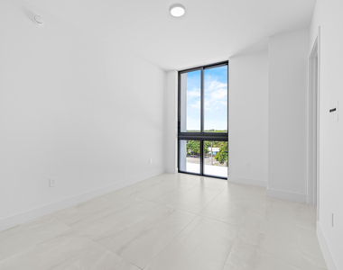 305 Briny Avenue - Photo Thumbnail 15