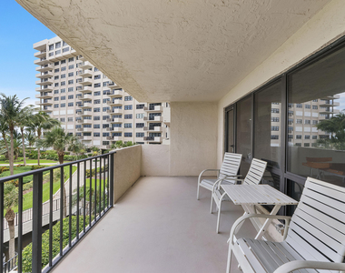 4900 N Ocean Boulevard - Photo Thumbnail 3