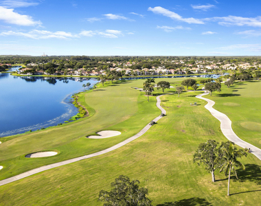 820 Club Drive - Photo Thumbnail 18