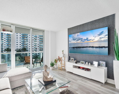 19380 Collins Avenue - Photo Thumbnail 3