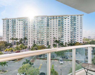 19380 Collins Avenue - Photo Thumbnail 9
