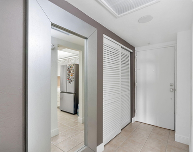 19380 Collins Avenue - Photo Thumbnail 12