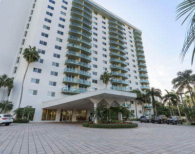 19380 Collins Avenue - Photo Thumbnail 31
