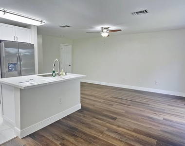 6705 Old Farm Trail - Photo Thumbnail 9