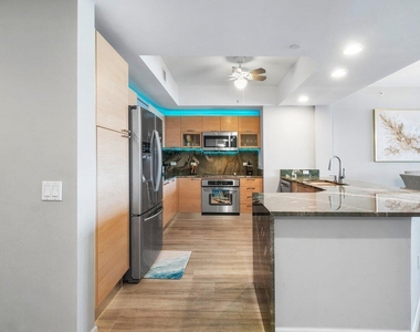 2640 Lake Shore Drive - Photo Thumbnail 20
