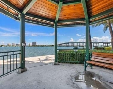 2640 Lake Shore Drive - Photo Thumbnail 52
