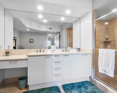 2640 Lake Shore Drive - Photo Thumbnail 28
