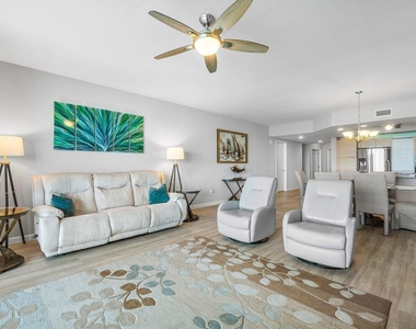 2640 Lake Shore Drive - Photo Thumbnail 11