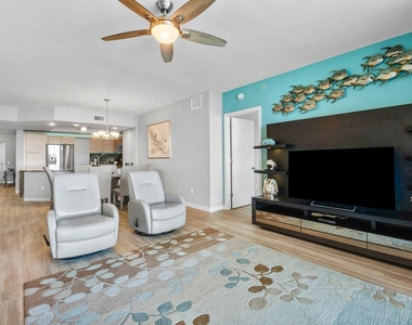 2640 Lake Shore Drive - Photo Thumbnail 13