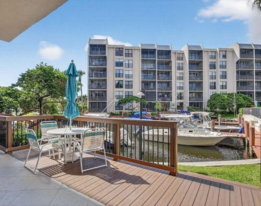 20 Royal Palm Way - Photo Thumbnail 2