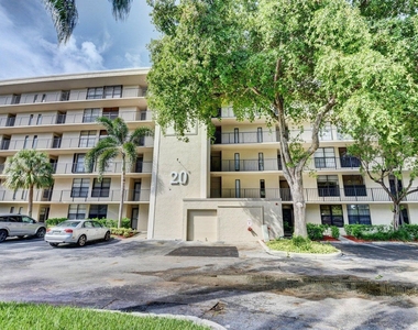 20 Royal Palm Way - Photo Thumbnail 4