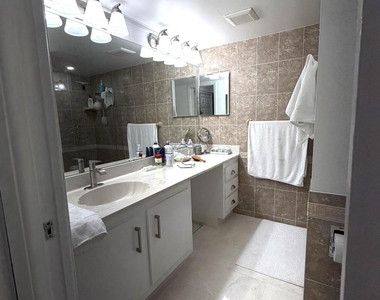 20 Royal Palm Way - Photo Thumbnail 15