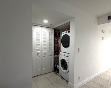 20 Royal Palm Way - Photo Thumbnail 12