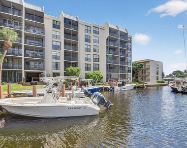 20 Royal Palm Way - Photo Thumbnail 10
