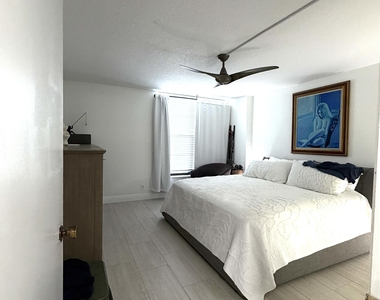 20 Royal Palm Way - Photo Thumbnail 13