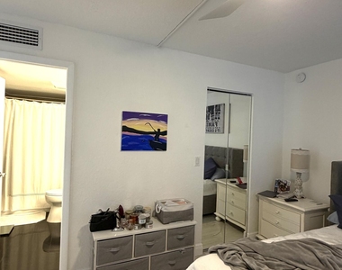 20 Royal Palm Way - Photo Thumbnail 9
