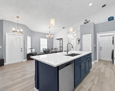 10761 Pelican Drive - Photo Thumbnail 3