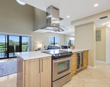 800 Greensward Court - Photo Thumbnail 4