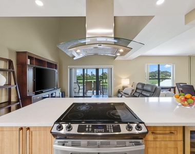 800 Greensward Court - Photo Thumbnail 5