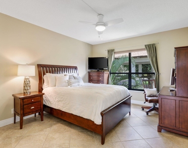 800 Greensward Court - Photo Thumbnail 16