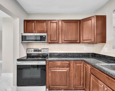 626 Sw 14th Avenue - Photo Thumbnail 1