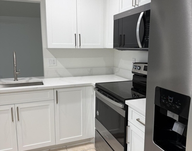 9646 Ohio Place - Photo Thumbnail 4
