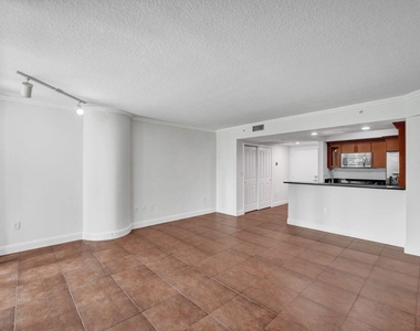 401 Sw 4th Avenue - Photo Thumbnail 9