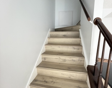 317 Georgian Park Drive - Photo Thumbnail 5