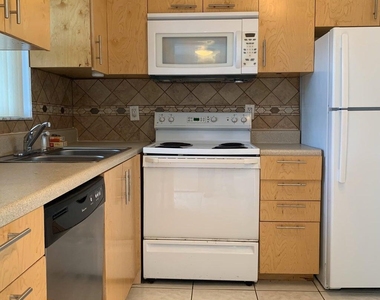 9355 Sw 8th Street - Photo Thumbnail 3
