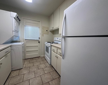 500 Stinson Street - Photo Thumbnail 5