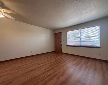 500 Stinson Street - Photo Thumbnail 2