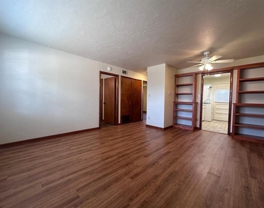 500 Stinson Street - Photo Thumbnail 1