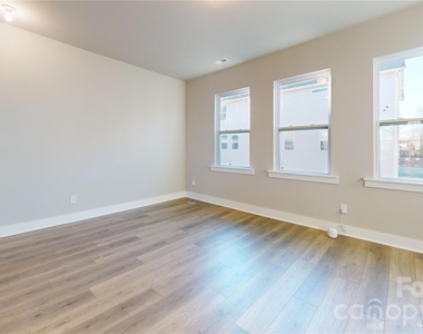 4122 Salient Street - Photo Thumbnail 6