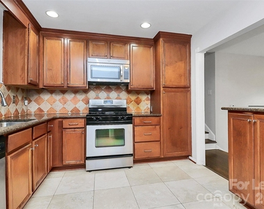 6133 Colchester Place - Photo Thumbnail 21