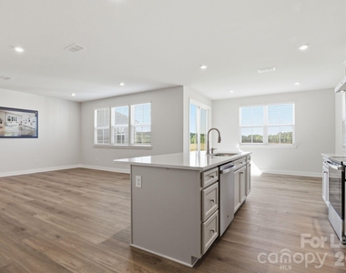 862 Heathway Drive - Photo Thumbnail 7